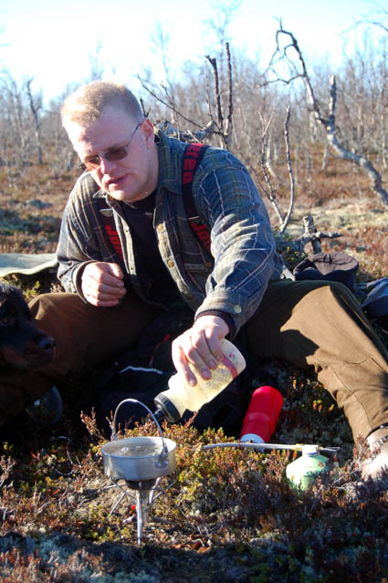 Jari kokkaa